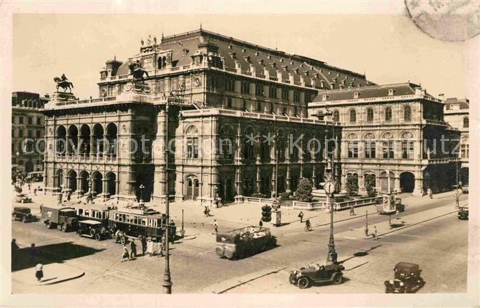 Opergebaeude Wien Strassenbahn