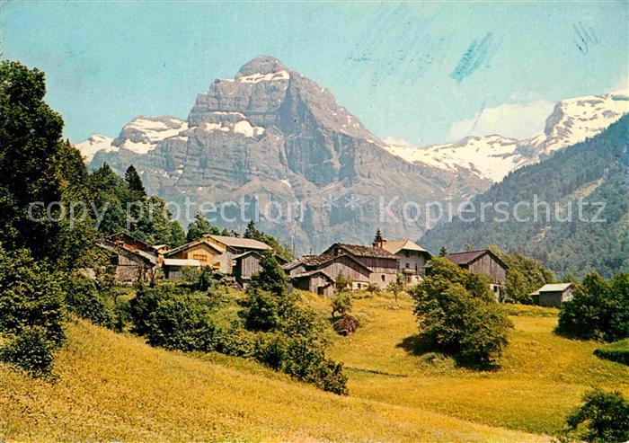 Sixt-Fer-a-Cheval Le Cirque Village du Crot et le Tenneverge