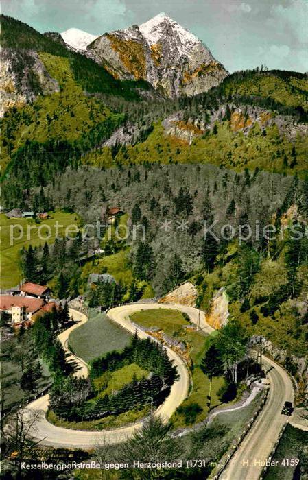 Kochel See Kesselbergpassstrasse gegen Herzogstand Bayerische Voralpen