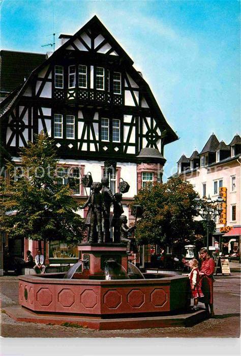 Bad Homburg Laternenbrunnen am Marktplatz Fachwerkhaus