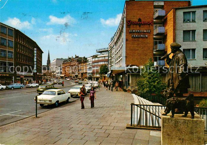 Bochum Kuhhirte in der Bongardstrasse Statue Blick zum Rathaus