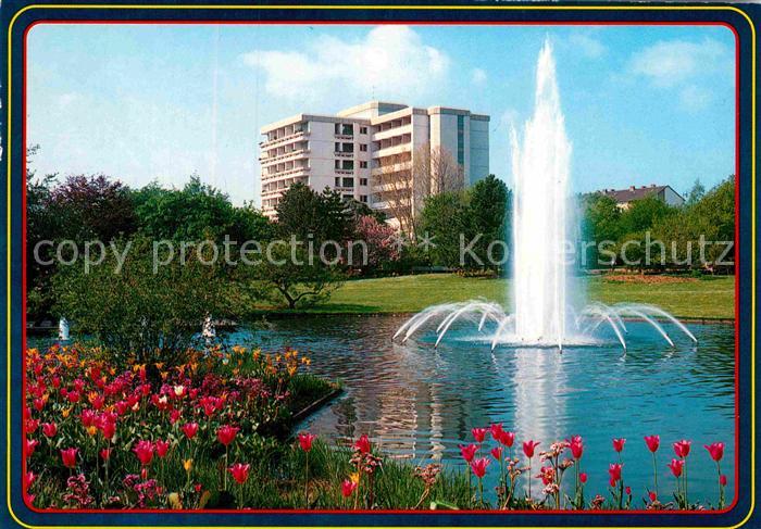 Bad Nauheim Kurpark mit Spree Kurklinik Fontaene