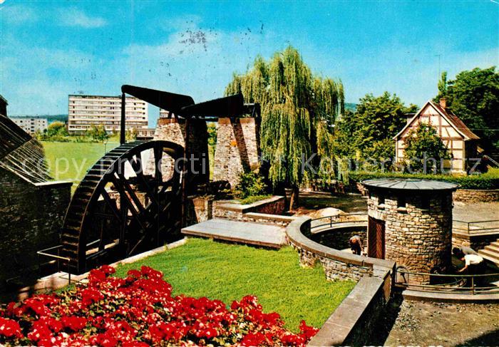 Bad Nauheim Ludwigsbrunnen Wasserrad Blick zum neuen Kurviertel