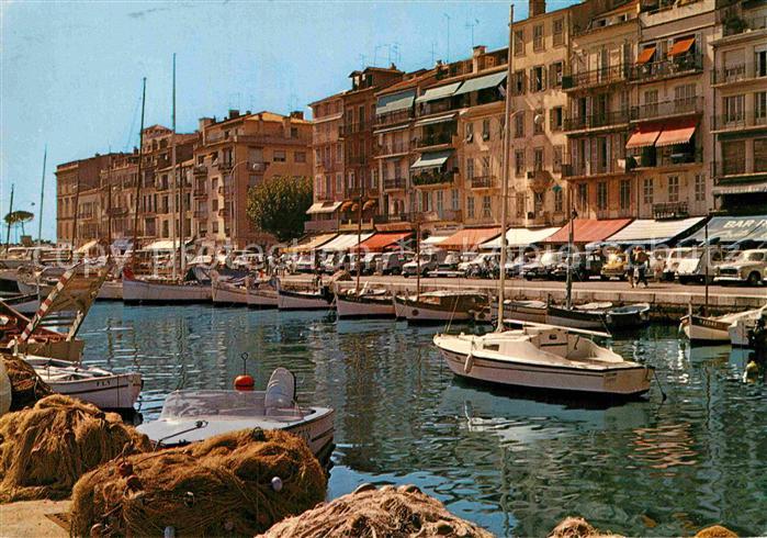 Cannes Alpes-Maritimes Port et une partie du Quai St Pierre