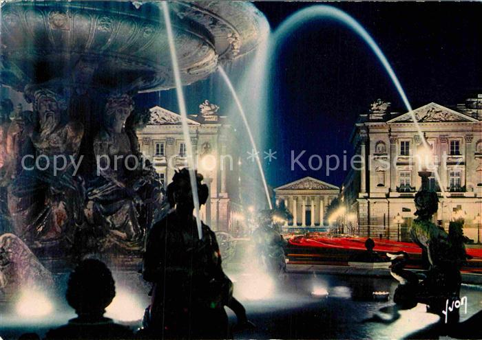 Paris Place de la Concorde illuminee et la Rue Royale