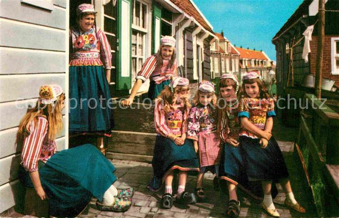 Marken Trachtenfamilie