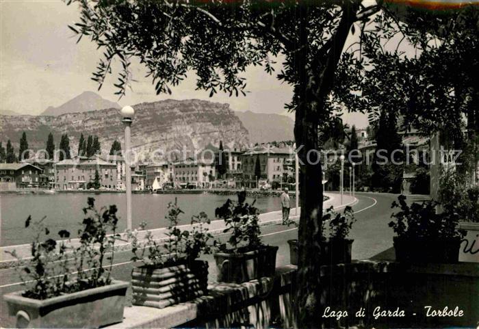 Torbole Lago di Garda Promenade