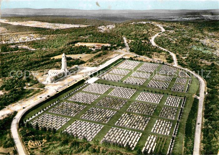 Verdun Meuse Vue generale Ossuaire et Cimetiere Fliegeraufnahme