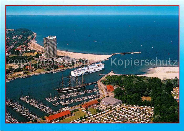 Travemuende Ostseebad Fliegeraufnahme Hafen Strand