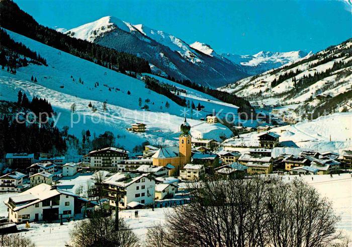 Saalbach-Hinterglemm mit Talschluss Zwoelferkogel und Gamsheg