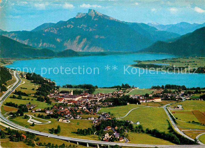 Mondsee Salzkammergut Fliegeraufnahme mit Autobahn Salzburg Wien