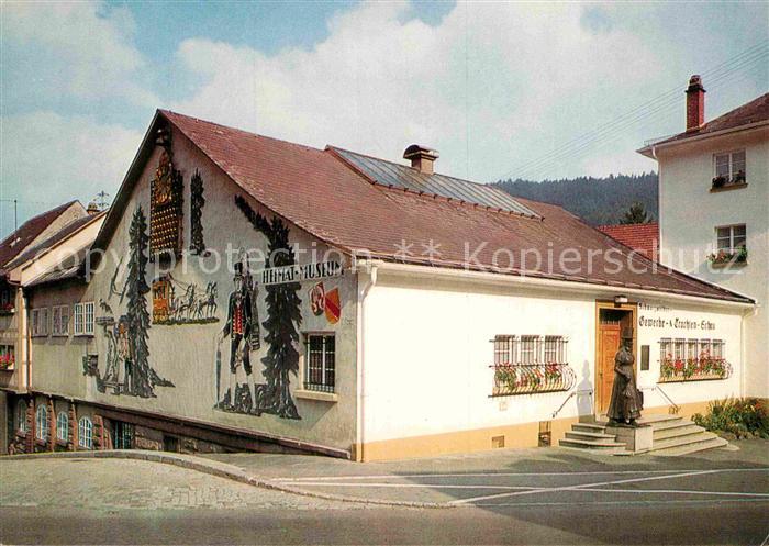 Triberg Schwarzwald Heimatmuseum Triberger Trachtenfrau Bonzestatue
