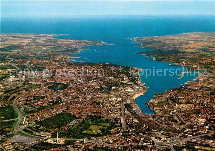 KIEL  CITY Landeshauptstadt mit Foerde und Ostsee Fliegeraufnahme