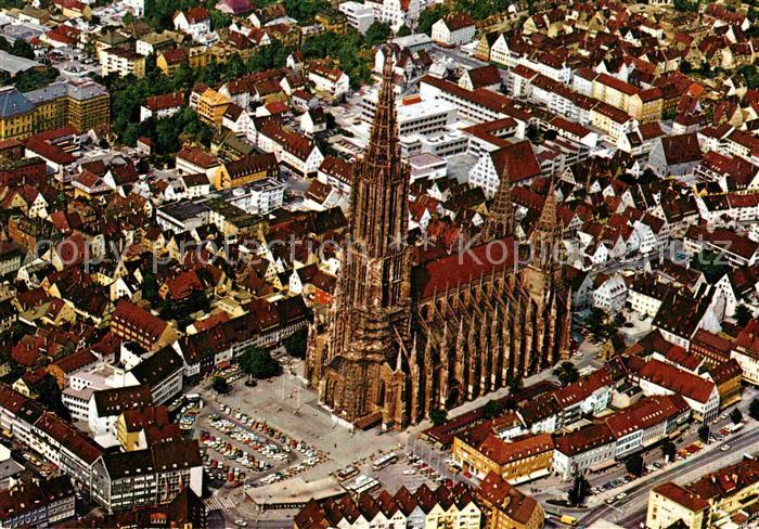 Ulm Donau City mit Ulmer Muenster Fliegeraufnahme
