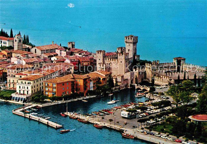 Sirmione Lago di Garda Fliegeraufnahme Schloss Hafen