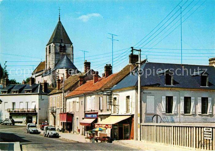 Cepoy La place Saint Loupvue du pont