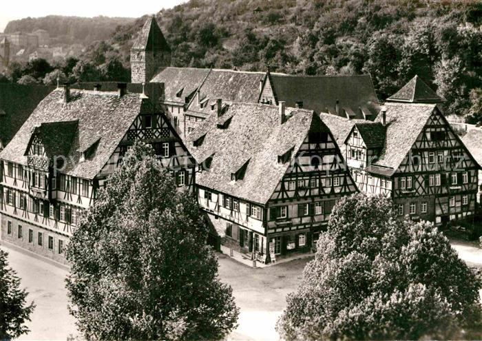 Maulbronn Kloster Fachwerkhaeuser im Klosterhof