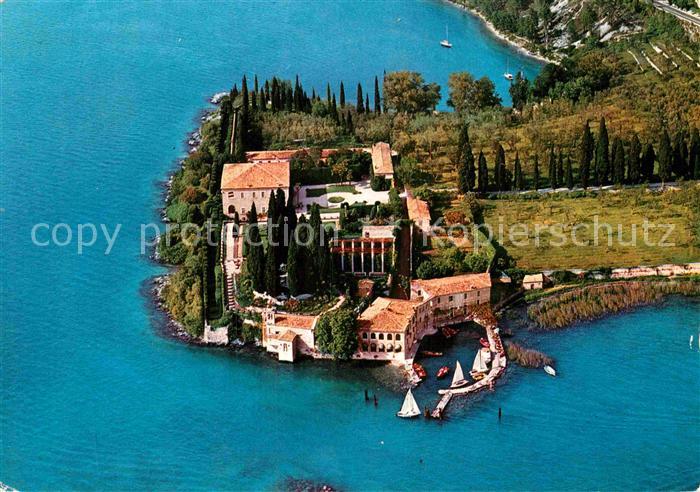 Lago di Garda Veduta aerea della Punta San Vigilio e la Baia delle Sirene