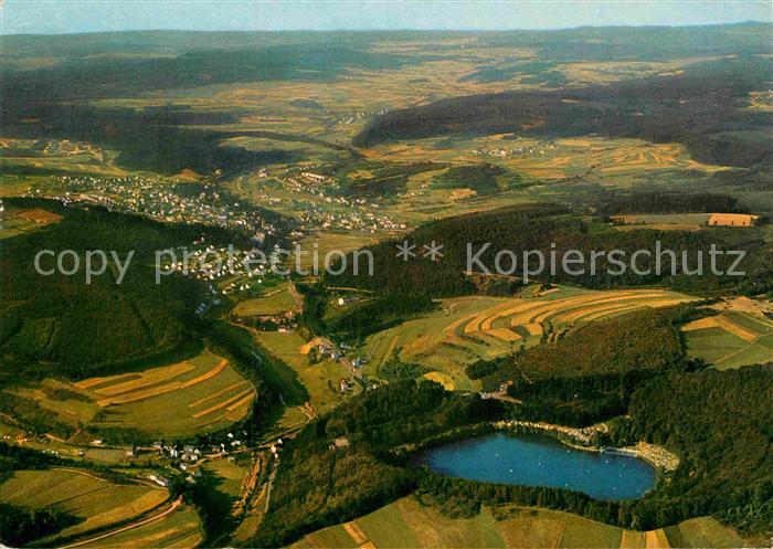 Daun Eifel Gemuendener Maar Fliegeraufnahme