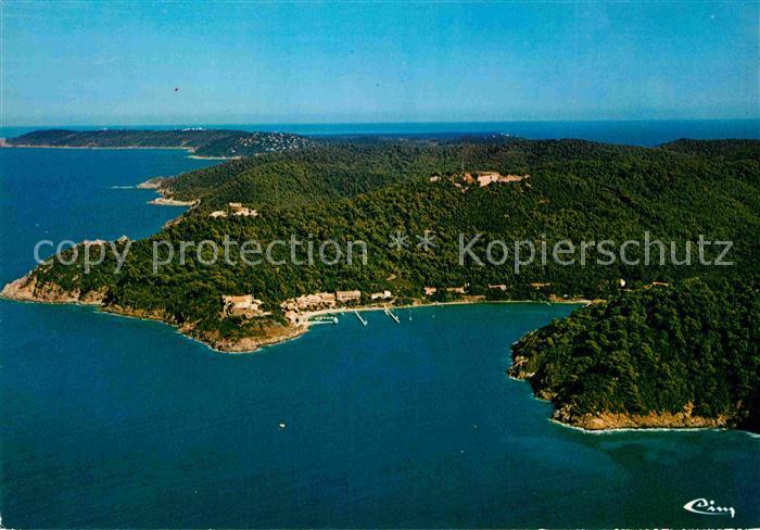 Port-Cros Vue aerienne au loin Ile du Levant
