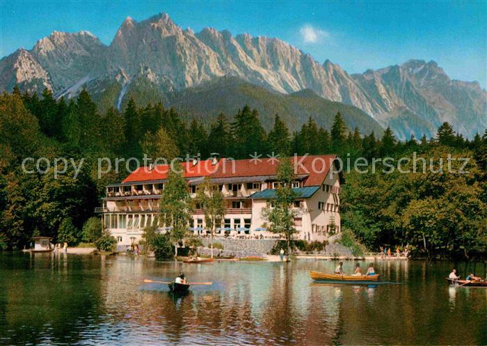 Badersee Hotel mit Zugspitzgruppe