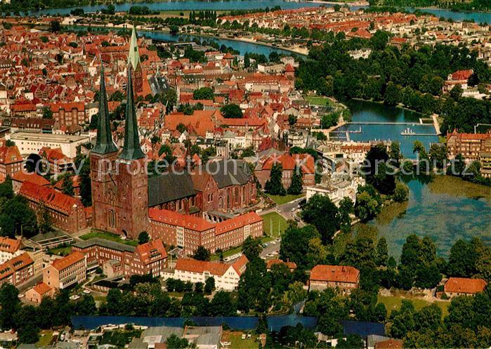 Luebeck Fliegeraufnahme mit Kirche