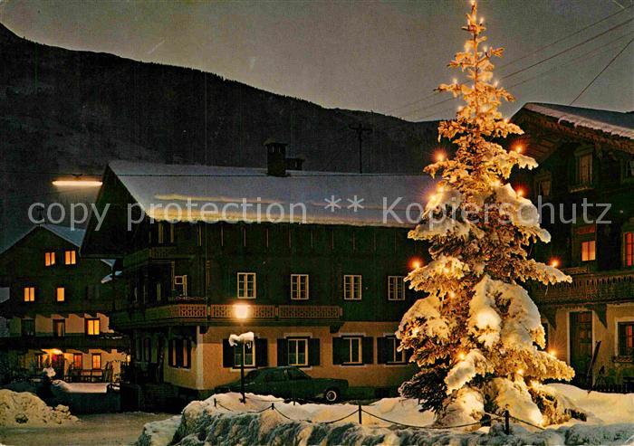 Stumm Zillertal Ortspartie bei Nacht zur Weihnachtszeit