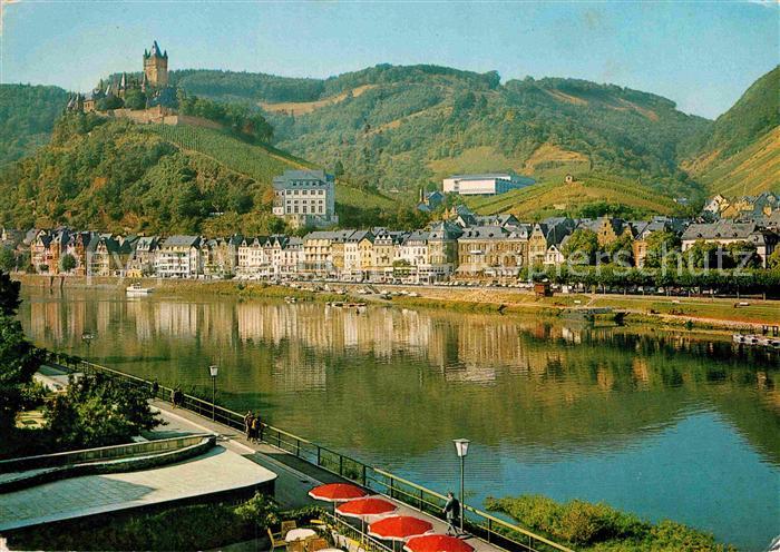 Cochem Mosel Weinstadt Blick von Cond auf Moselpromenade