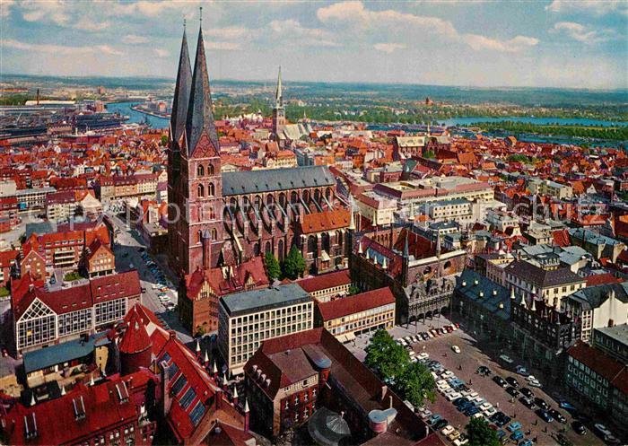 Luebeck Fliegeraufnahme mit Marienkirche