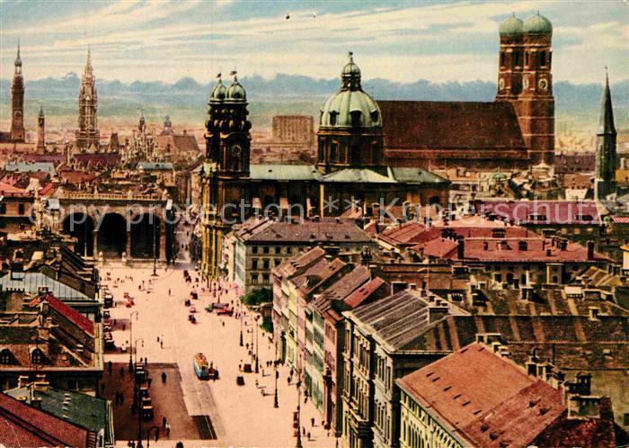 Muenchen Bayern Blick auf Odeonsplatz mit Theatinerkirche