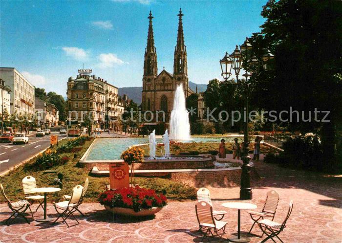 Baden-Baden Augustaplatz mit Brunnen