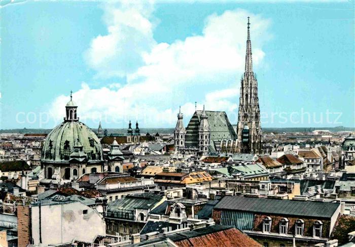 Wien Blick ueber den Daechern mit Stefansdom und Peterskirche