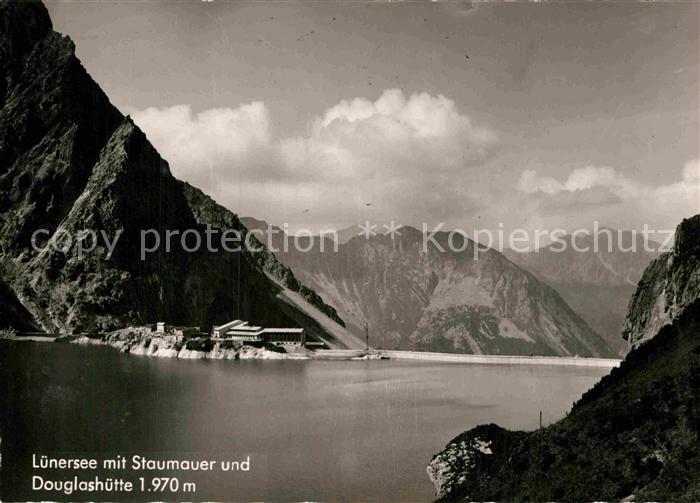 Luenersee Vorarlberg mit Staumauer und Douglashuette