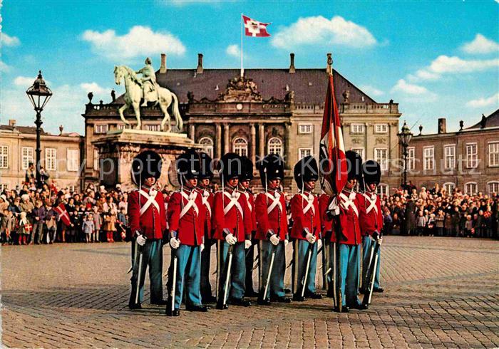 Leibgarde Wache Kobenhavn Vagtparaden pa Amalienborg