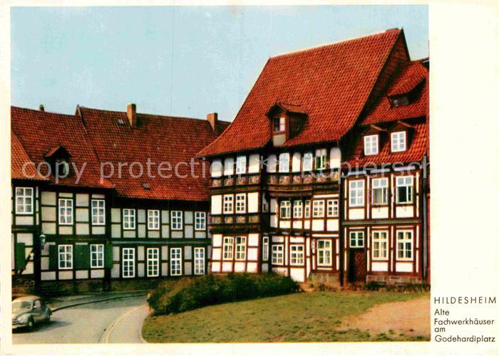 HILDESHEIM  CITY Alte Fachwerkhaeuser am Godehardiplatz