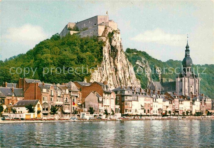 Dinant Wallonie La Meuse et la Citadelle Cathedrale