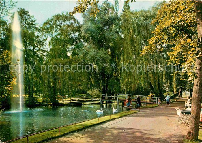 Werl Westfalen Kurpark Schwanenteich Fontaene