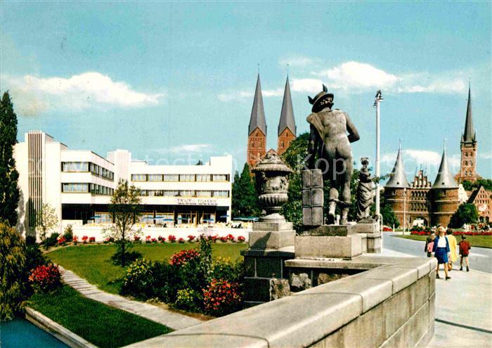 Luebeck Lysia Hotel mit St Marien Holstentor und St Petri
