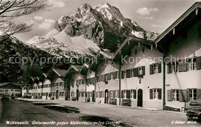 Mittenwald Bayern Untermarkt mit Wettersteinspitze