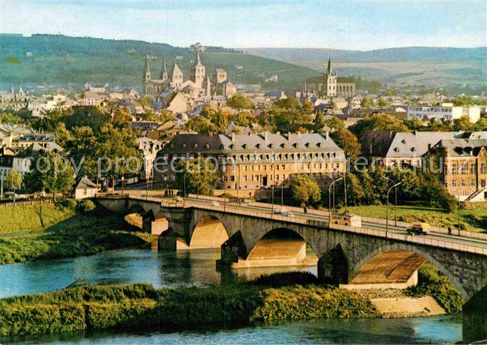 Trier Moselufer Stadtblick