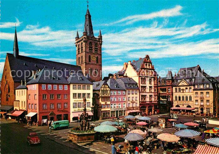 Trier Hauptmarkt mit Petrusbrunnen und St Gangolph