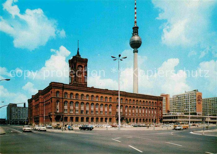 BERLIN  CITY Rotes Rathaus mit Fernsehturm