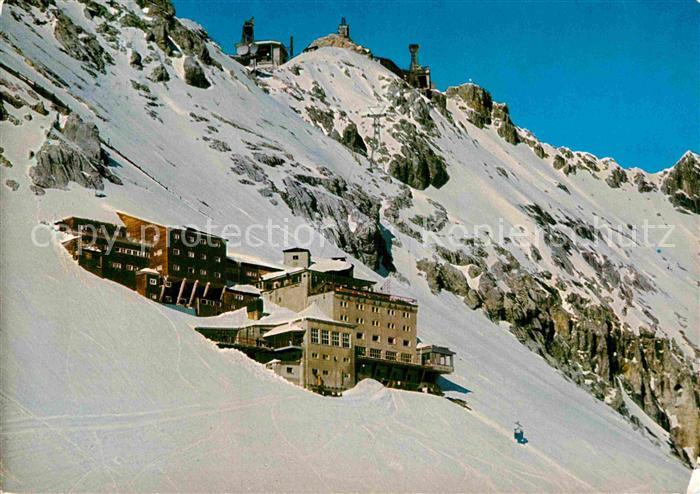 Zugspitze Hotel Schneefernerhaus mit Zugspitzgipfel