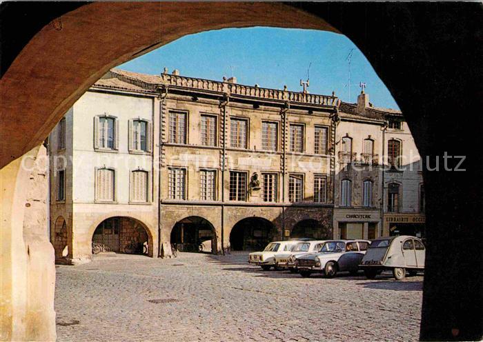 Bagnols-sur-Ceze Les Arcades La Mairie