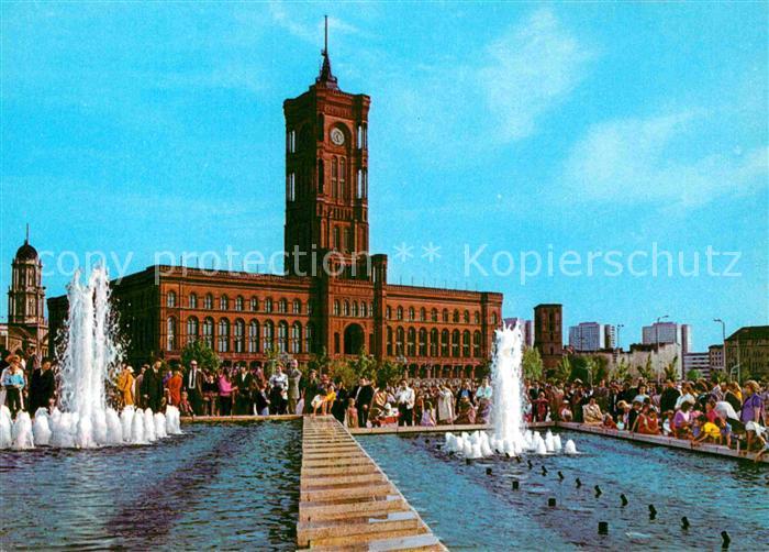 BERLIN  CITY Rotes Rathaus Brunnen