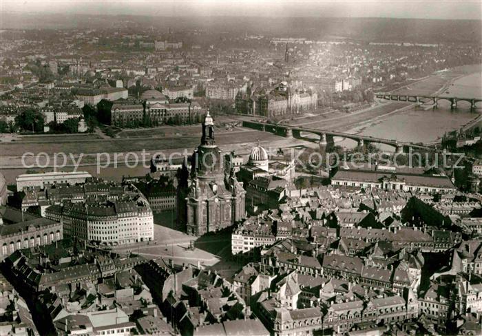 DRESDEN Elbe Neumarkt Frauenkirche Neustadt