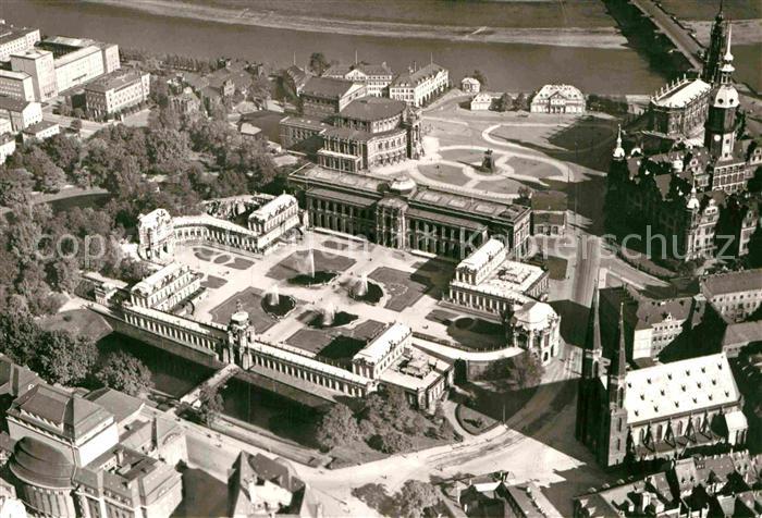 DRESDEN Elbe Zwinger Theaterplatz