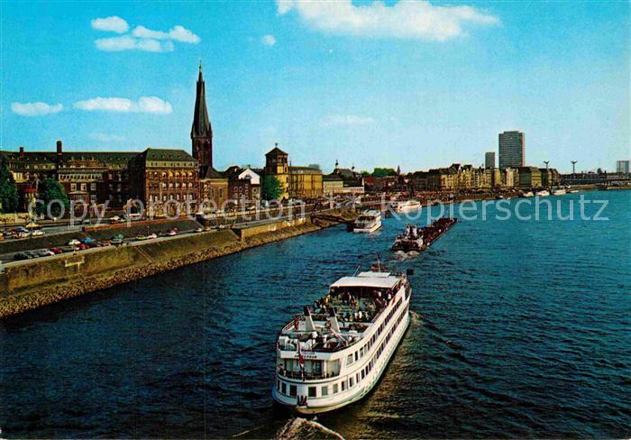 Motorschiffe Duesseldorf Rheinufer