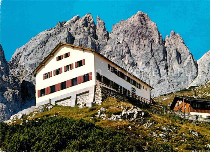 Gruttenhuette Ellmauer Halt Leuchsturm Wilder Kaiser