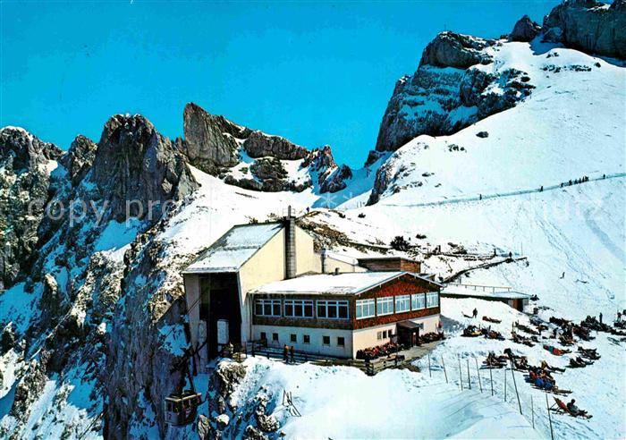 Karwendelbahn Karwendelgebirge Bergstation Gipfelkreuz